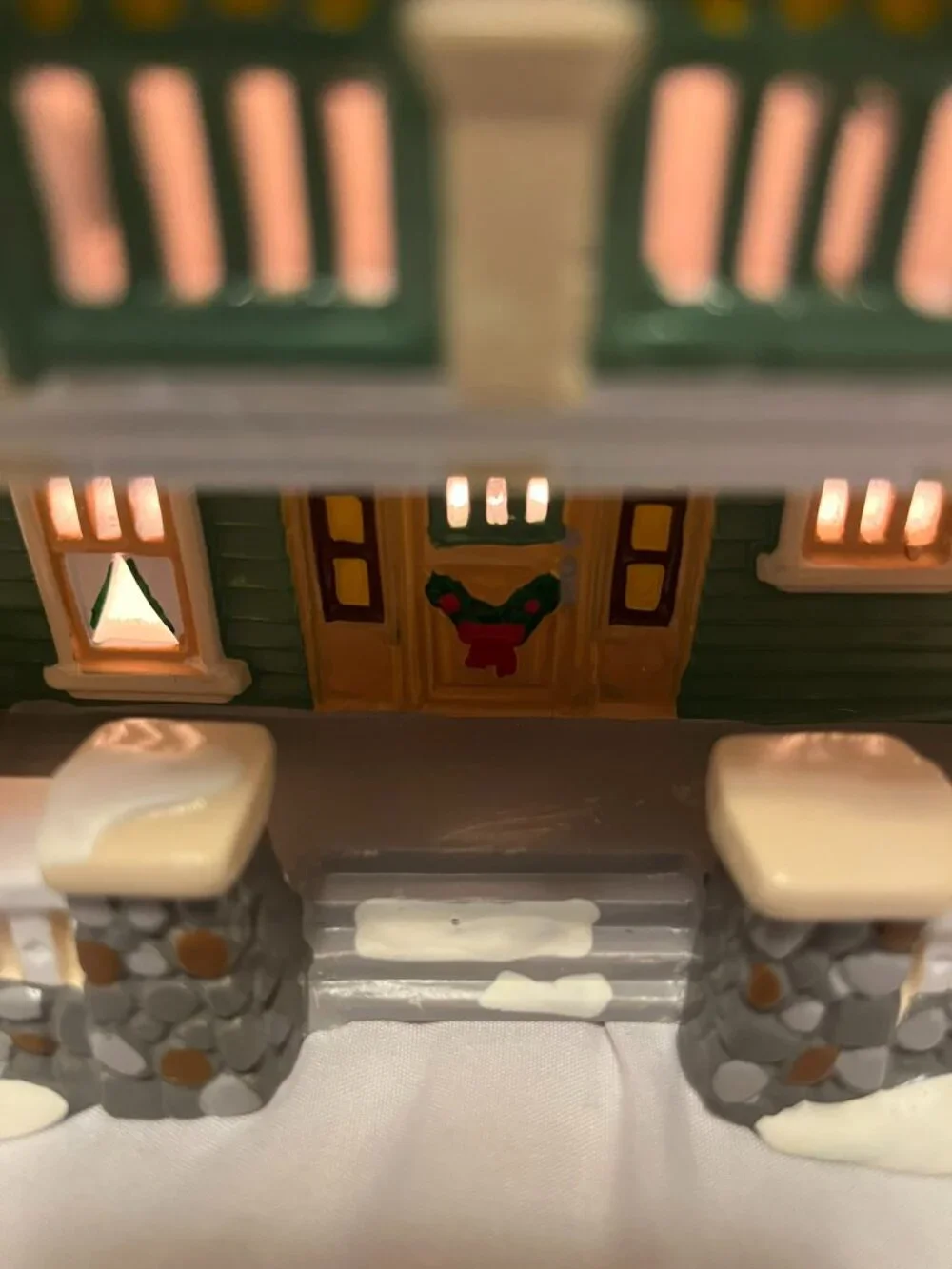 Department 56 Snow Village – 1992 Craftsman Cottage – Lighted - Original Box - Picture 8 of 16